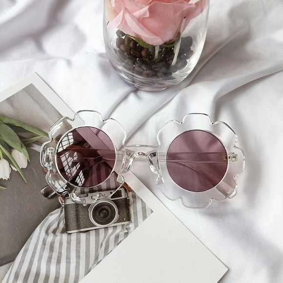 🐝 Kids Flower Child Sunglasses (fits 1-6 year old) - Picture 7 of 11